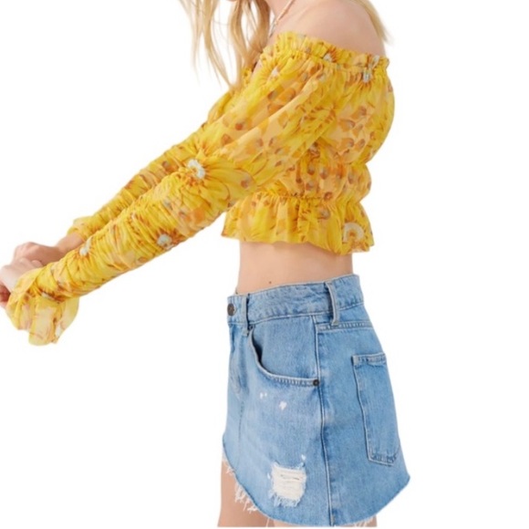 UO Isla Sheer Off-The-Shoulder Blouse Yellow Multi Size M - Picture 5 of 5